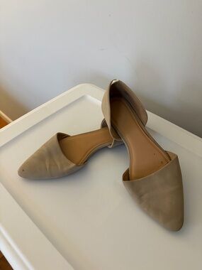 Old Navy D'Orsay Pointed Flats in Taupe